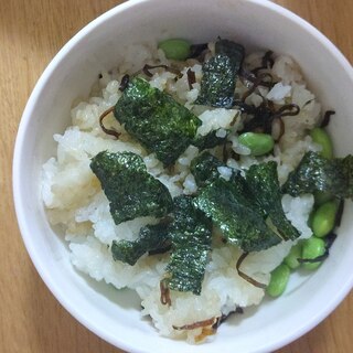 塩昆布と枝豆とのりごはん